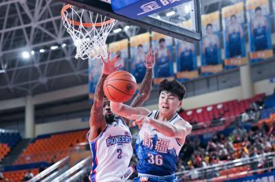 爱游戏官方入口-新疆加时106-101战胜天津，齐麟25+7+2，哈姆雷特26+3+7
